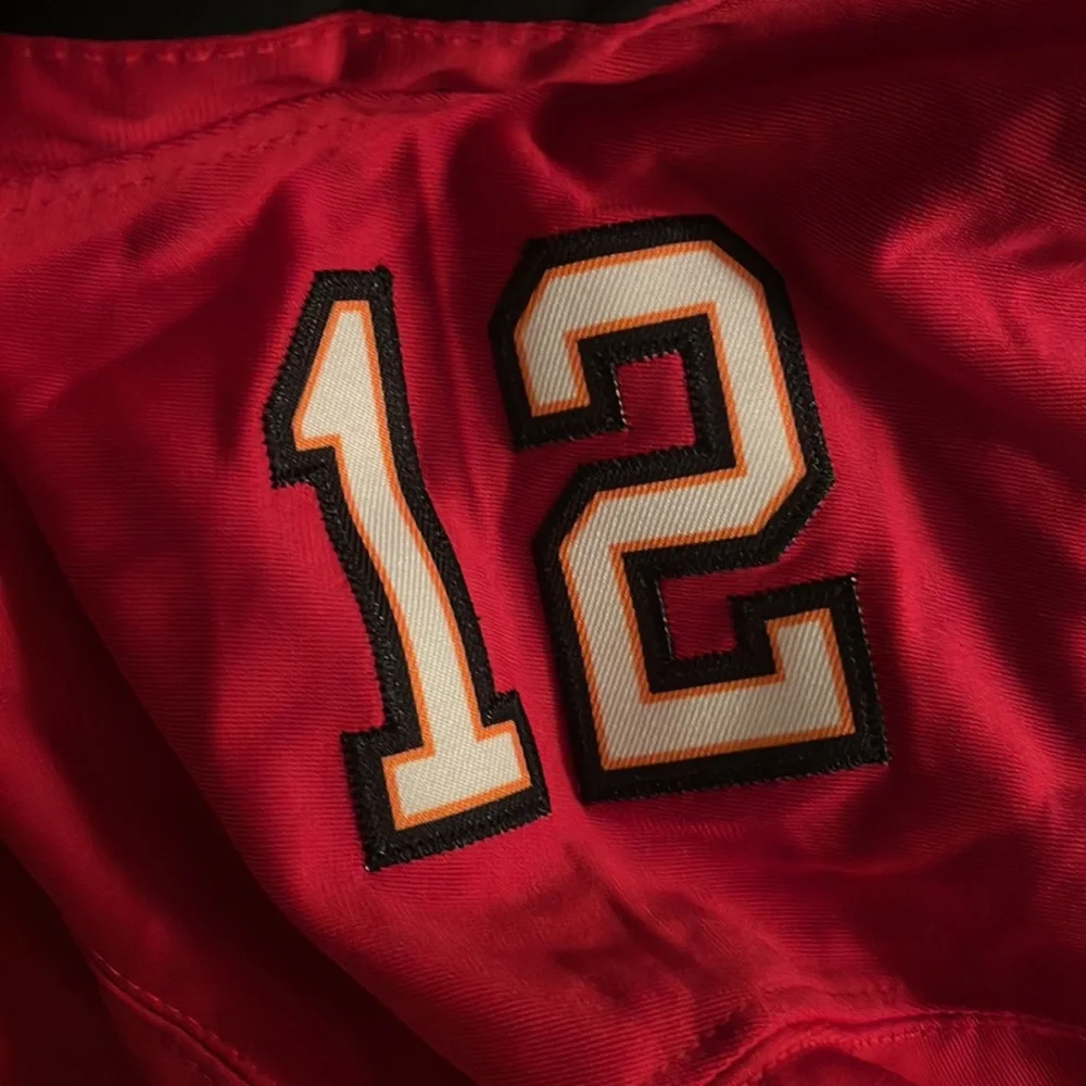 Nike Buccaneers #12 Tom Brady Red Jersey - Picture 4 of 6